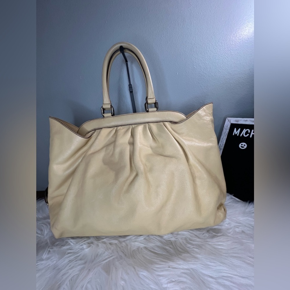 Fendi Yellow Leather Borsa Doctor Bag - Picture 12 of 17